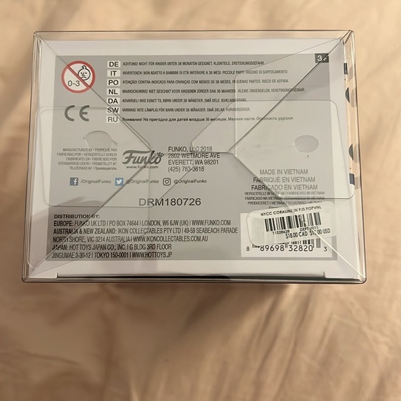 NIB Vaulted/Rare Funko Pop Coraline in Pajamas #424 Fall Convention Exclusive! - Picture 5 of 7